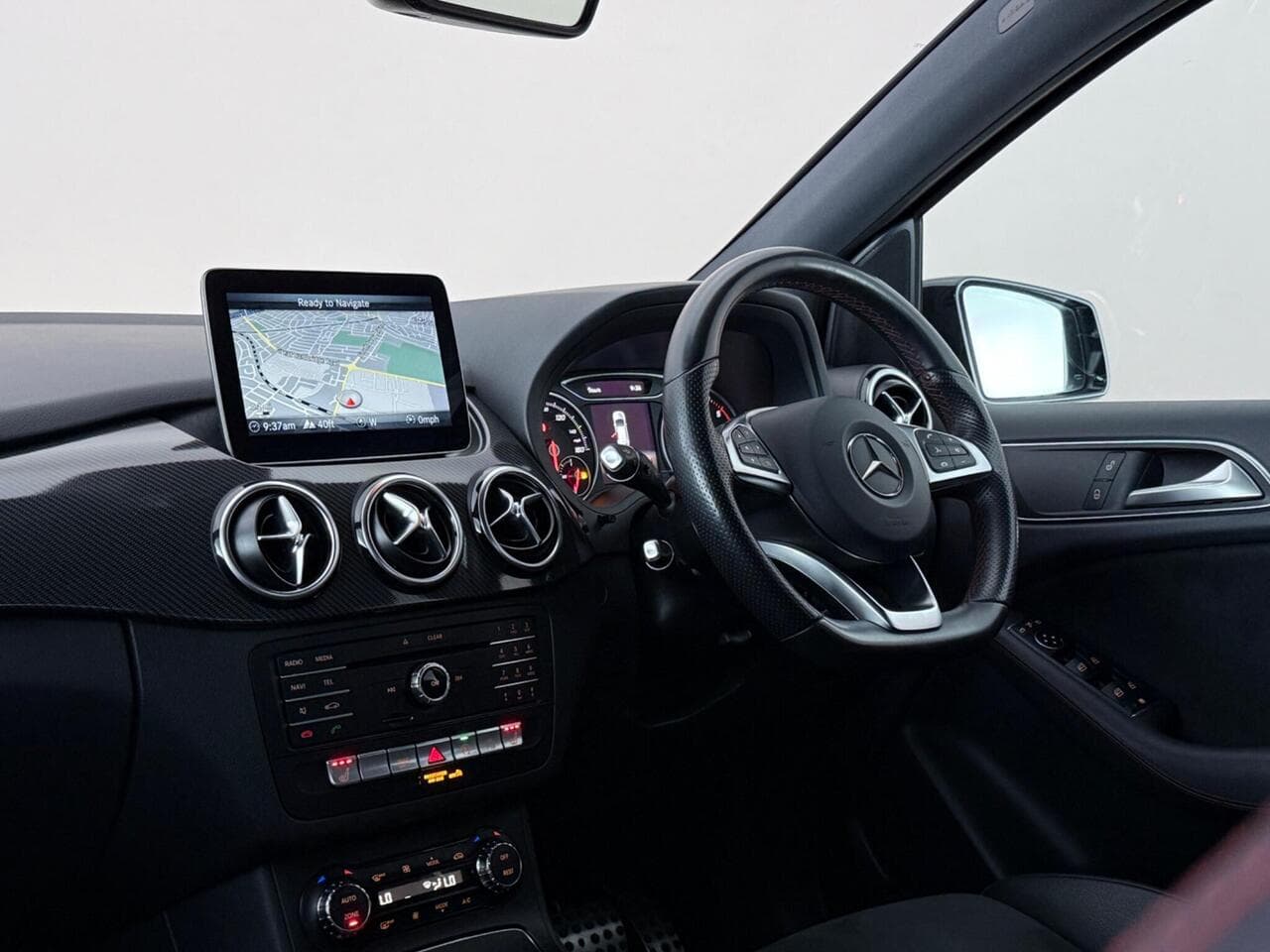 Mercedes-Benz B Class thumbnail Interior Front