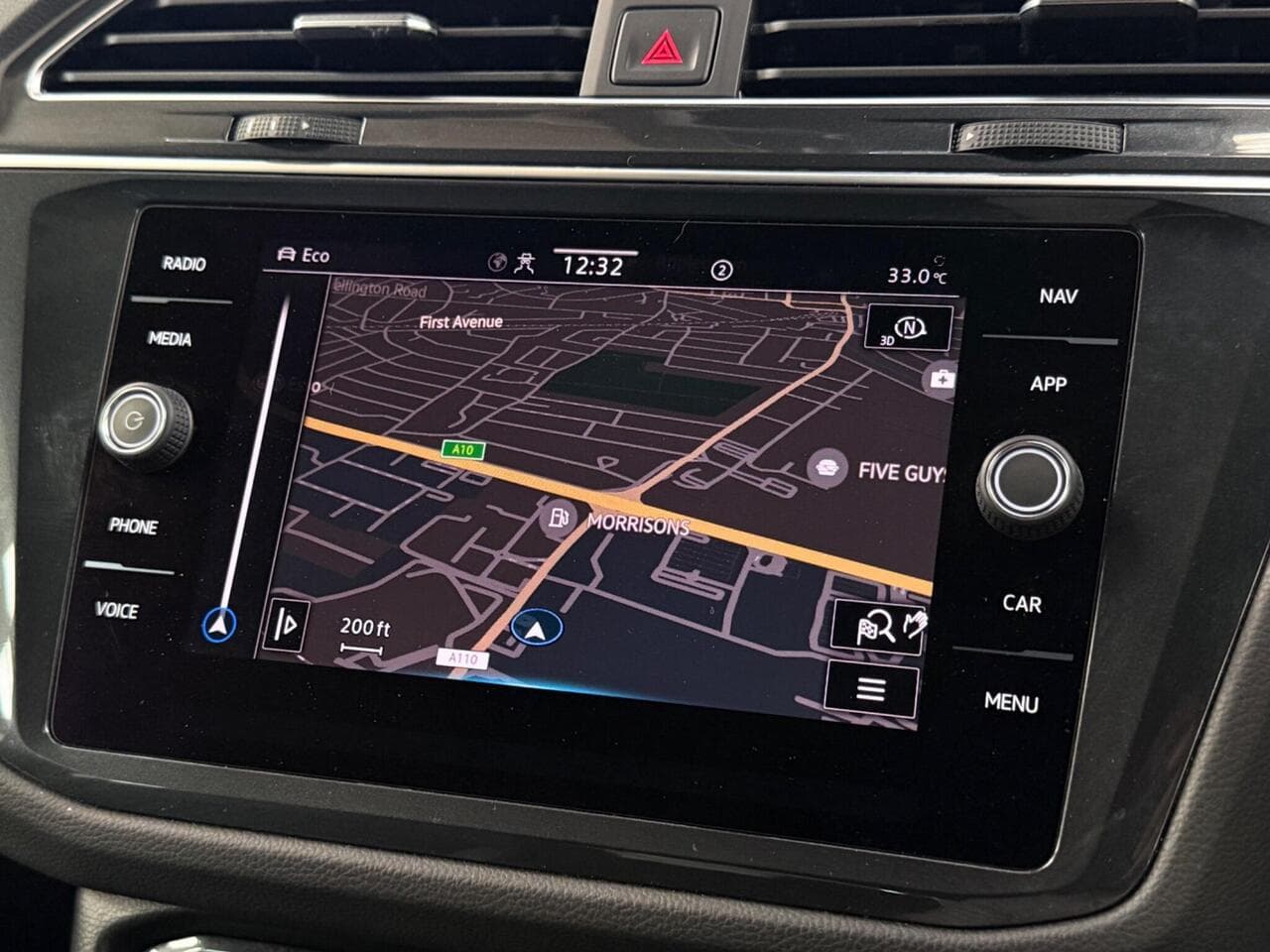 Volkswagen Tiguan thumbnail Infotainment System