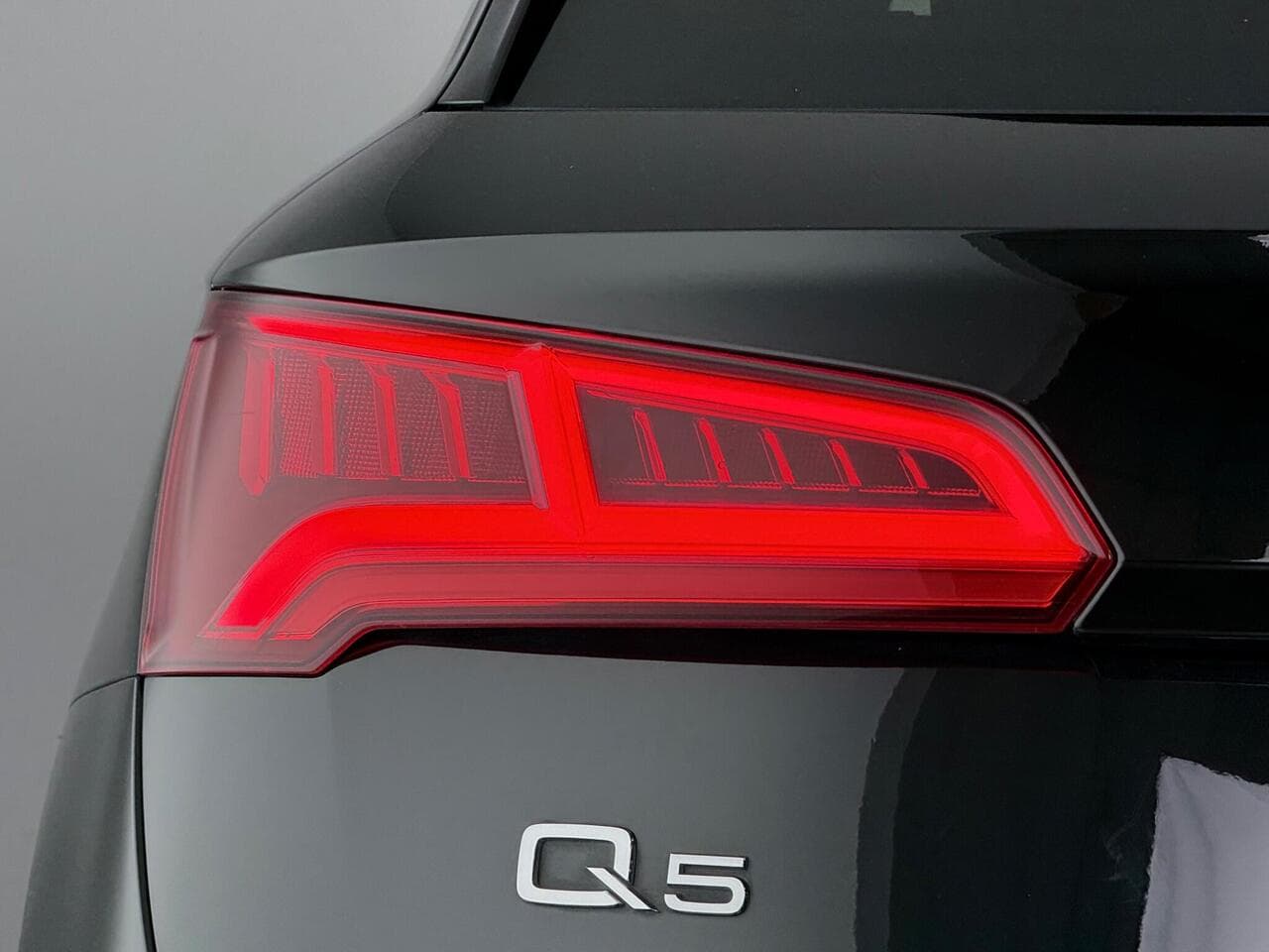 Audi Q5 thumbnail Lights Rear