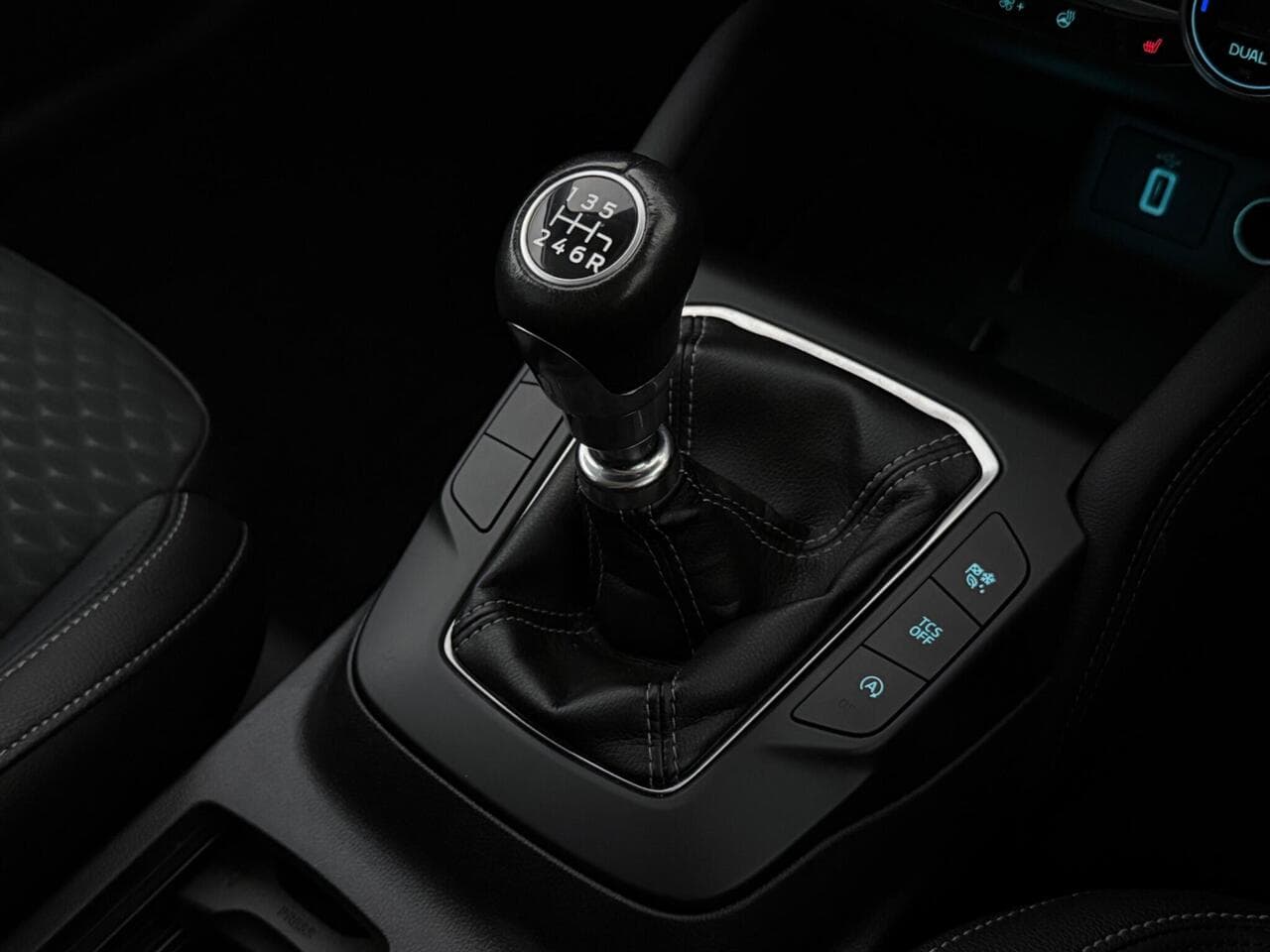 Ford Focus thumbnail Interior Front