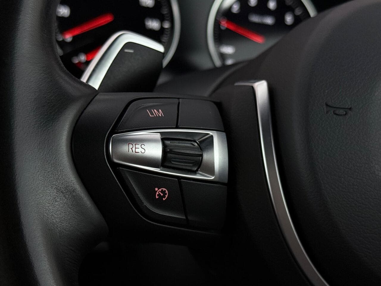 BMW 2 Series thumbnail Misc Controls