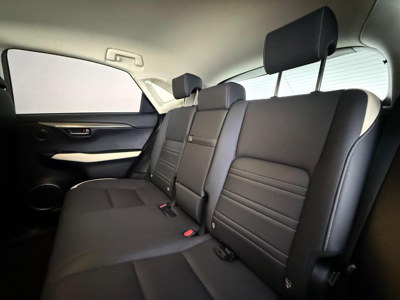 Lexus NX thumbnail Seats Rear