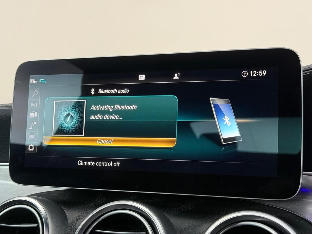 Mercedes-Benz C Class thumbnail Infotainment System