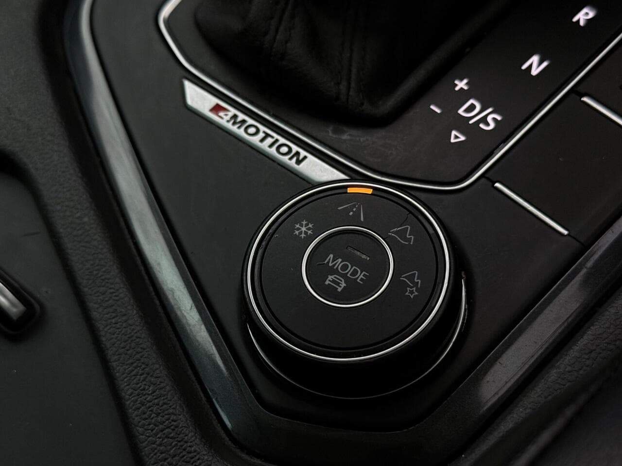 Volkswagen Tiguan thumbnail Misc Controls