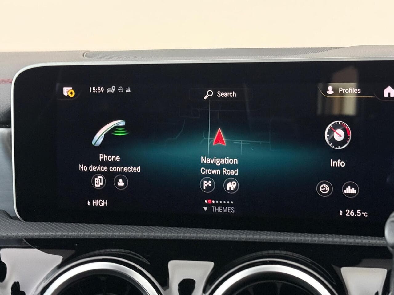 Mercedes-Benz CLA thumbnail Infotainment System