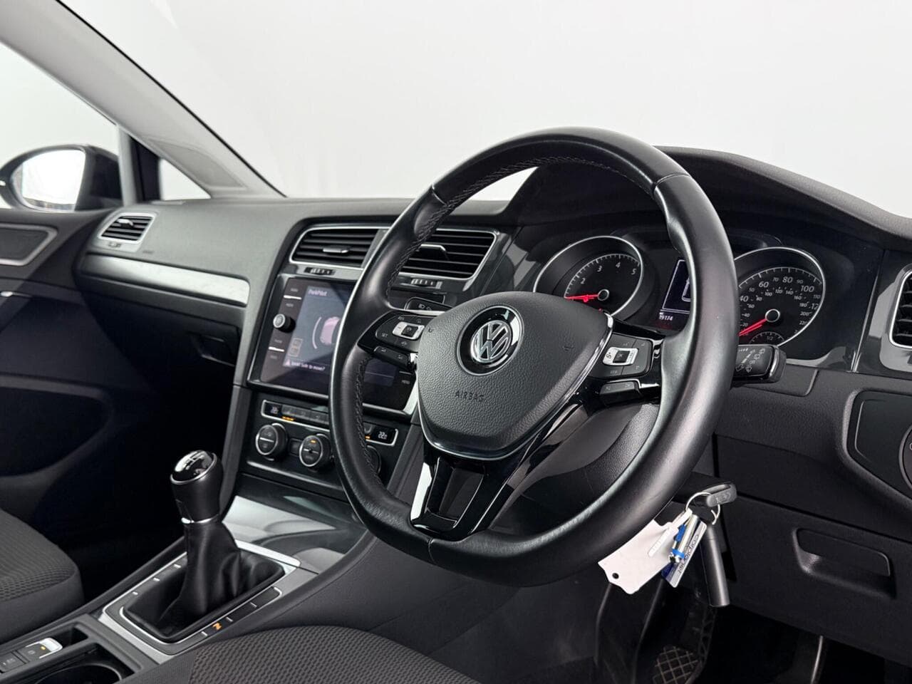 Volkswagen Golf thumbnail Interior Front