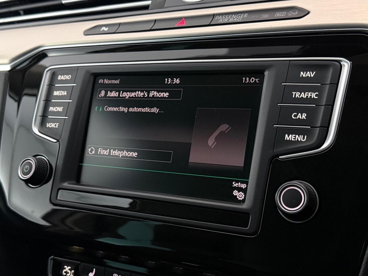 Volkswagen Passat thumbnail Infotainment System