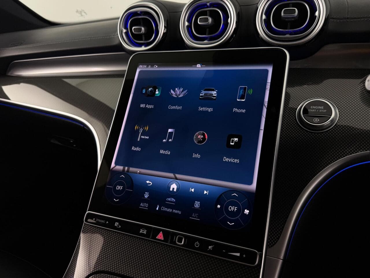 Mercedes-Benz C Class thumbnail Infotainment System