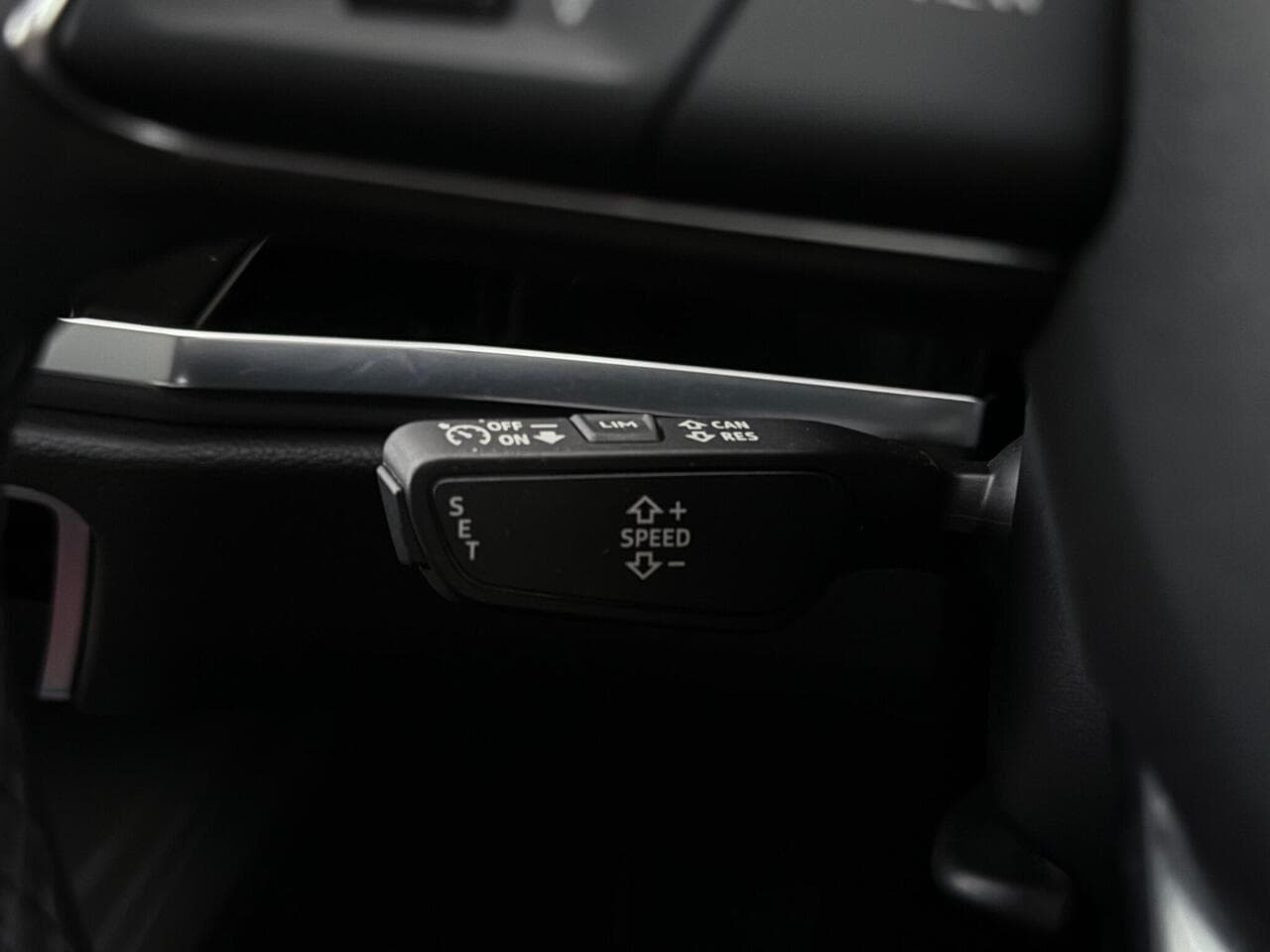 Audi Q3 thumbnail Misc Controls
