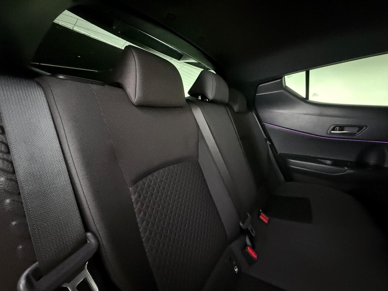 Toyota C-HR thumbnail Seats Rear