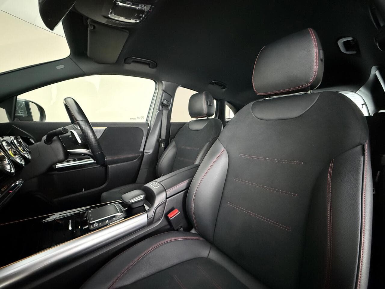 Mercedes-Benz GLA thumbnail Seat Front Passenger