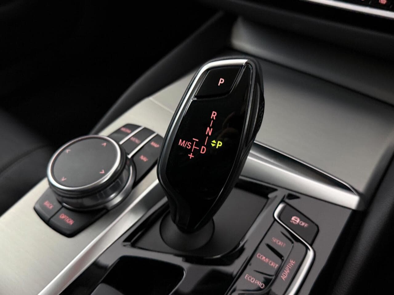BMW 5 Series thumbnail Interior Front