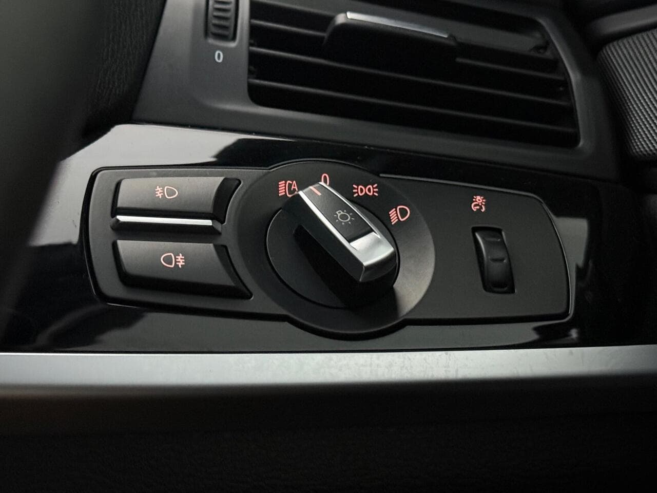 BMW X4 thumbnail Misc Controls