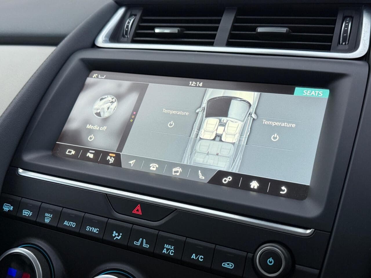 Jaguar E-PACE thumbnail Infotainment System