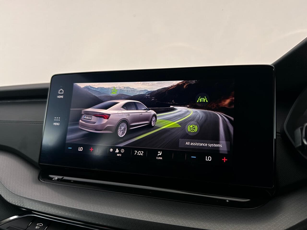 Skoda Octavia thumbnail Infotainment System