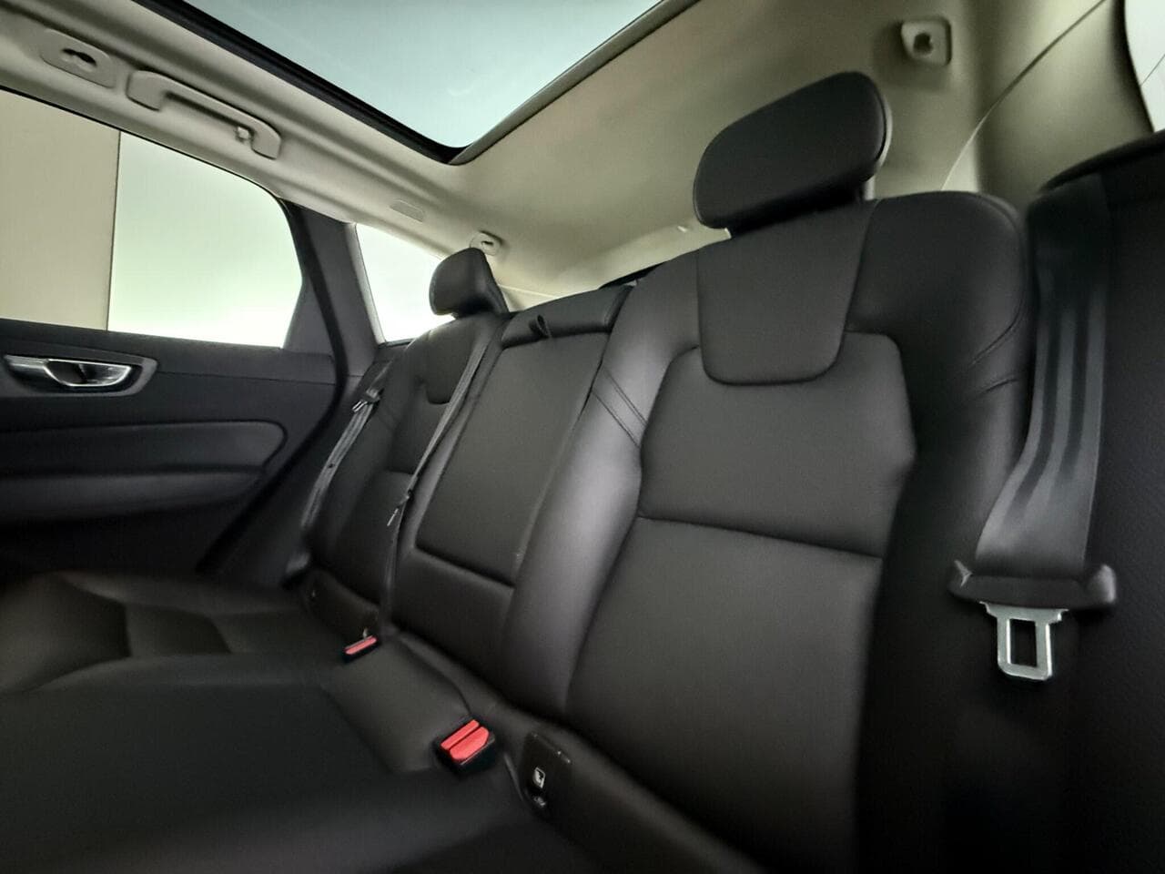 Volvo XC60 thumbnail Seats Rear