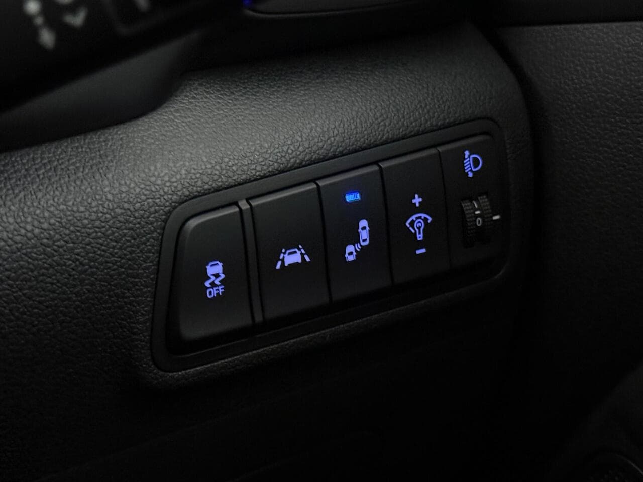 Hyundai TUCSON thumbnail Misc Controls