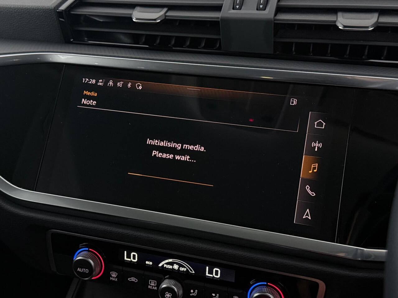 Audi Q3 thumbnail Infotainment System