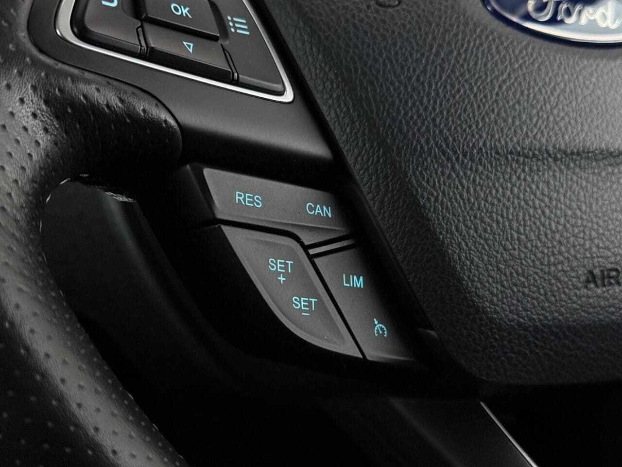 Ford EcoSport thumbnail Misc Controls