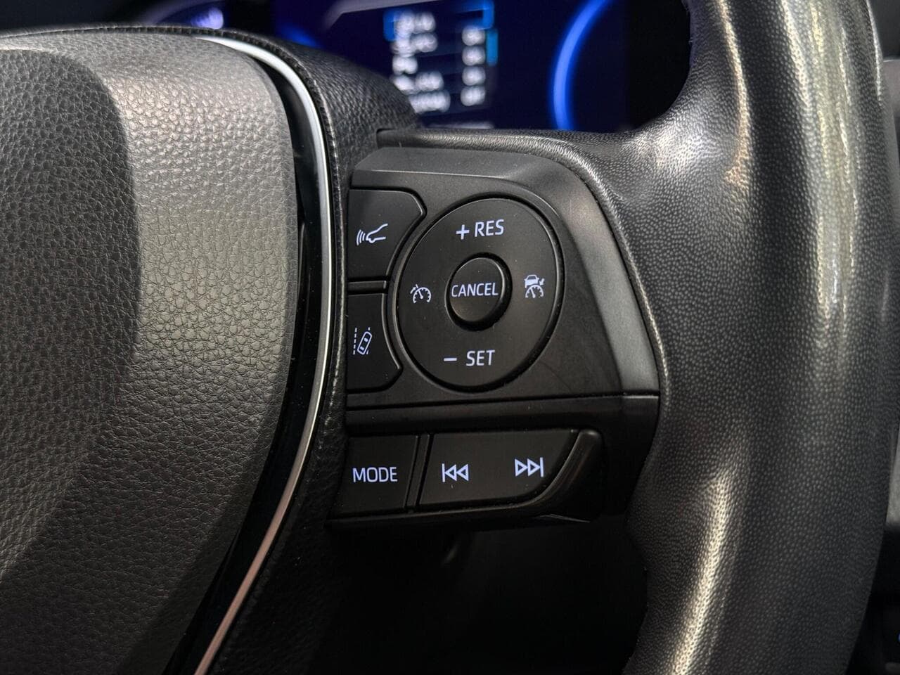 Toyota RAV4 thumbnail Misc Controls