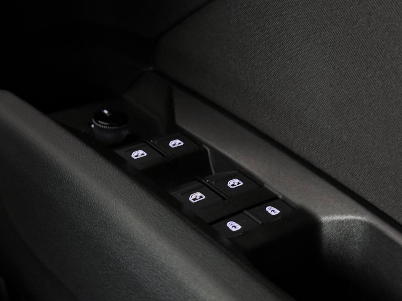 Audi Q4 e-tron thumbnail Misc Controls