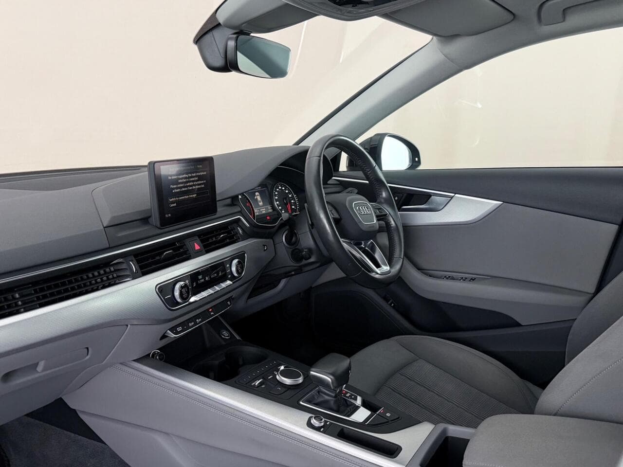 Audi A4 thumbnail Interior Front