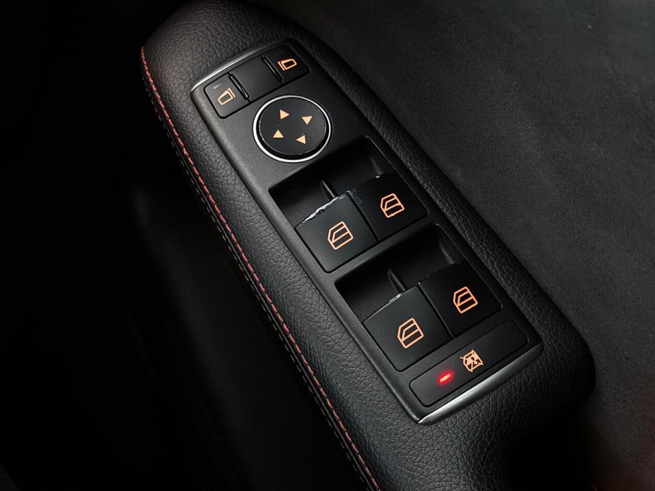 Mercedes-Benz B Class thumbnail Misc Controls