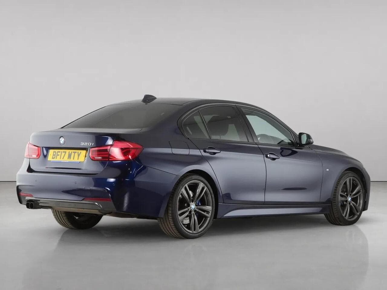 BMW 3 Series thumbnail Rear Right
