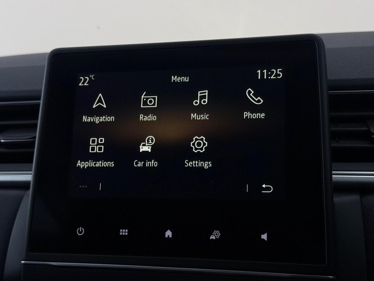 Renault Captur thumbnail Infotainment System