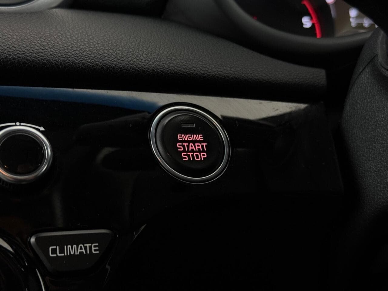 Kia Sportage thumbnail Misc Controls