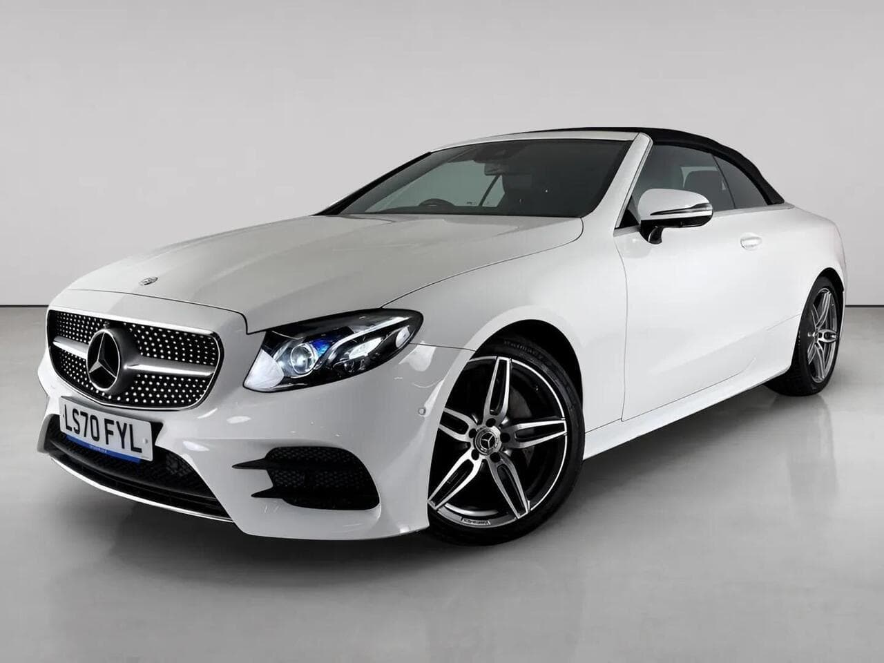 Mercedes-Benz E Class thumbnail Front Left
