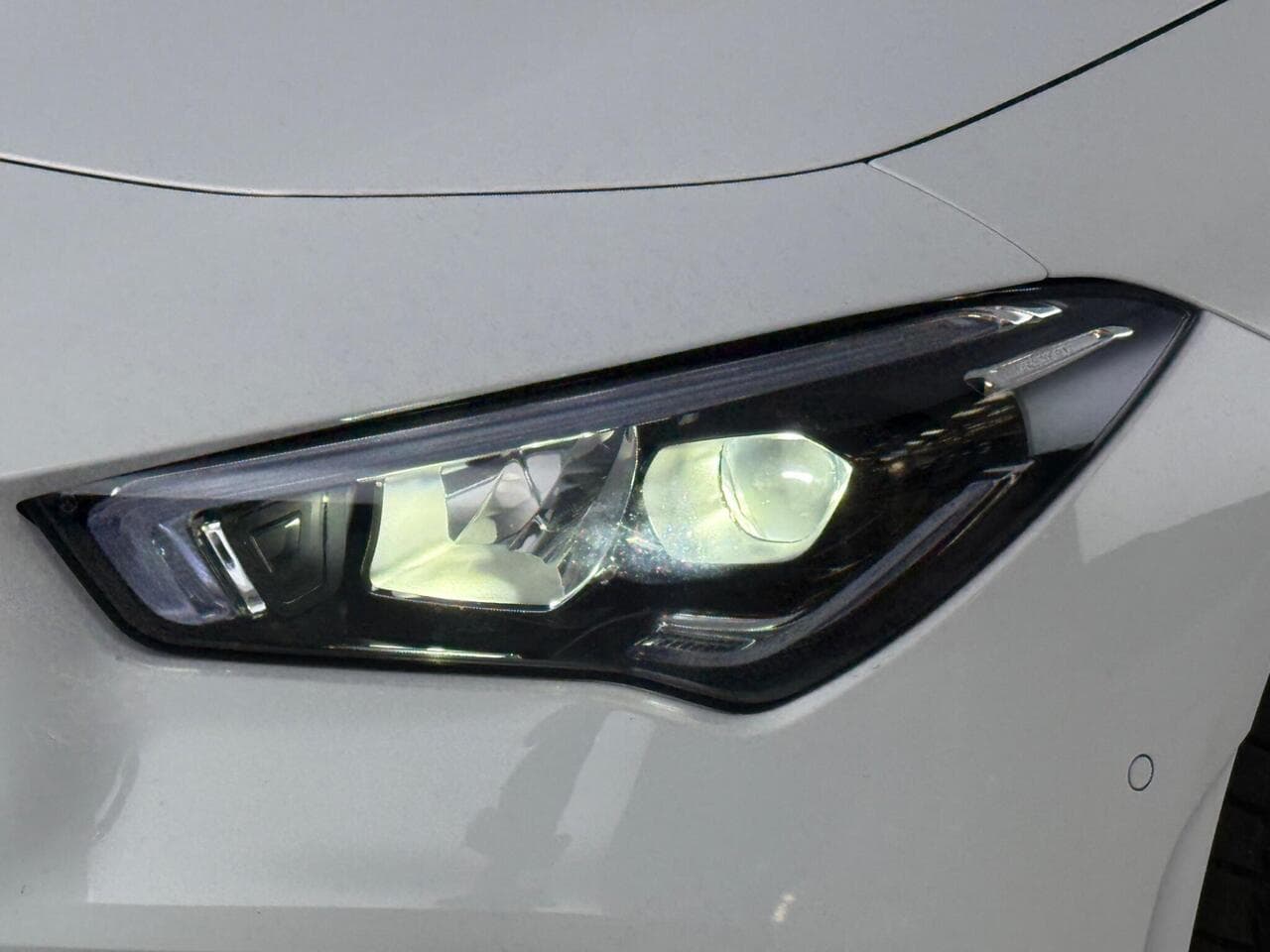 Mercedes-Benz CLA thumbnail Lights Front