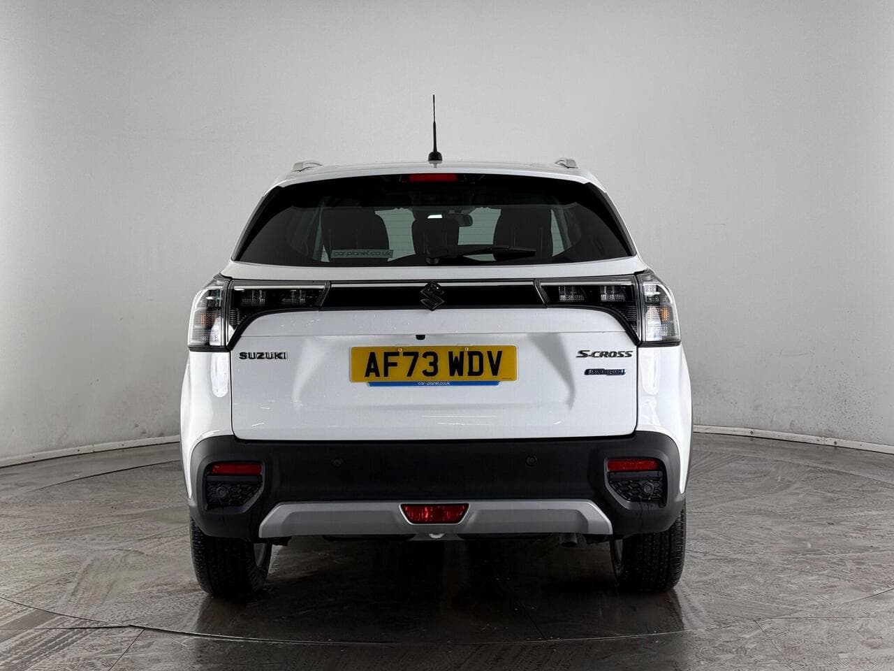 Suzuki S-Cross thumbnail Rear
