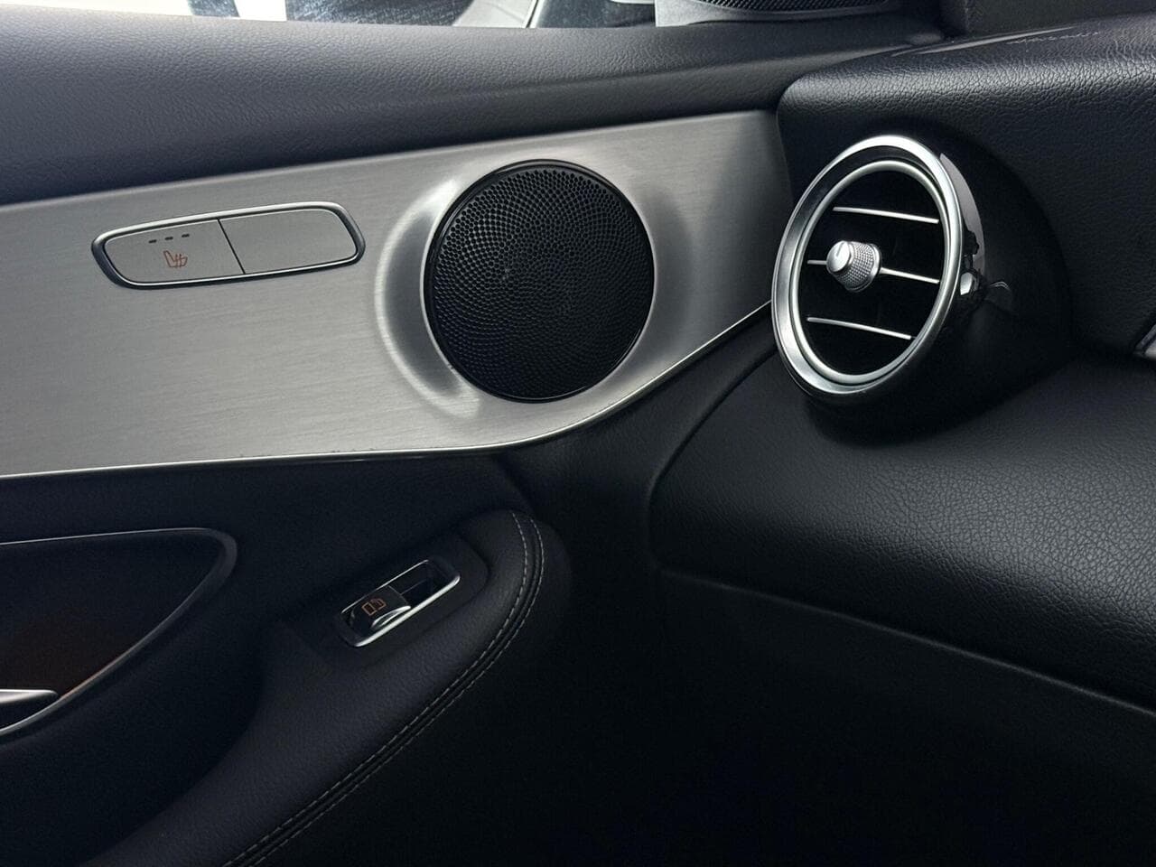 Mercedes-Benz GLC thumbnail Misc Controls