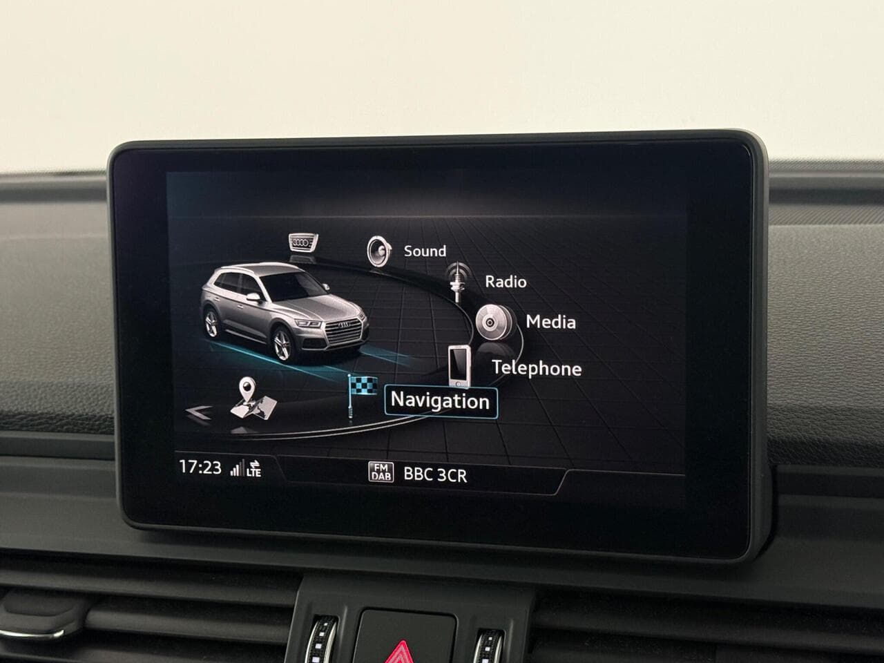 Audi Q5 thumbnail Infotainment System