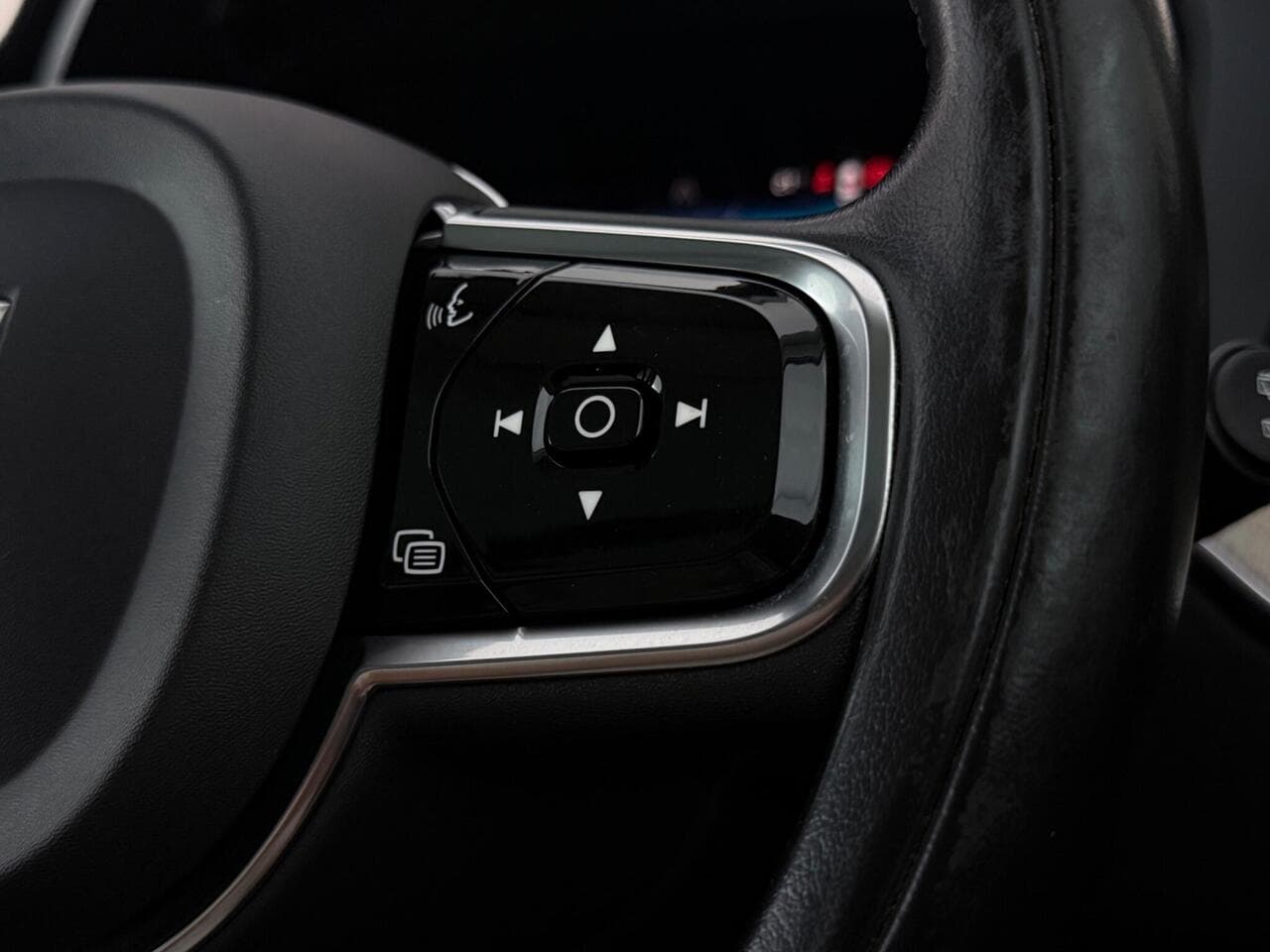 Volvo XC60 thumbnail Misc Controls