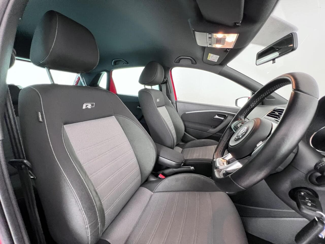 Volkswagen Polo thumbnail Seat Driver