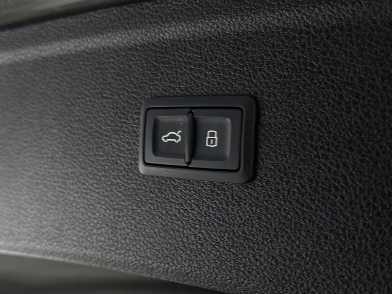 Audi Q5 thumbnail Misc Controls