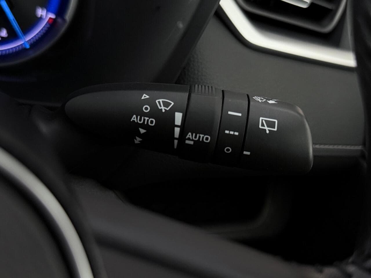Toyota RAV4 thumbnail Misc Controls