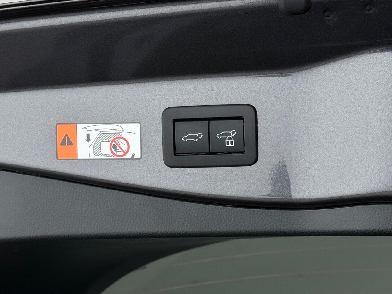 Toyota C-HR thumbnail Misc Controls
