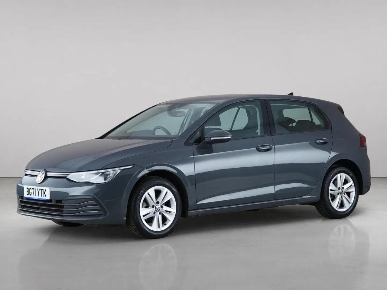 Volkswagen Golf thumbnail Front Left