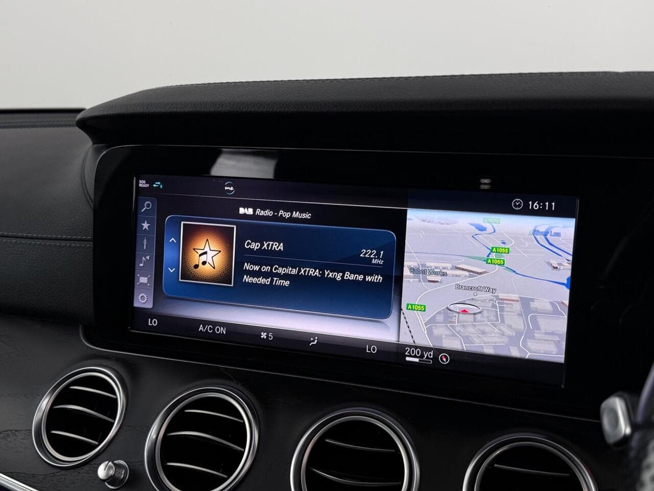 Mercedes-Benz E Class thumbnail Infotainment System