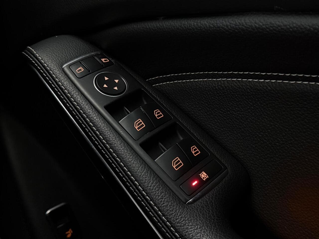 Mercedes-Benz GLA thumbnail Misc Controls
