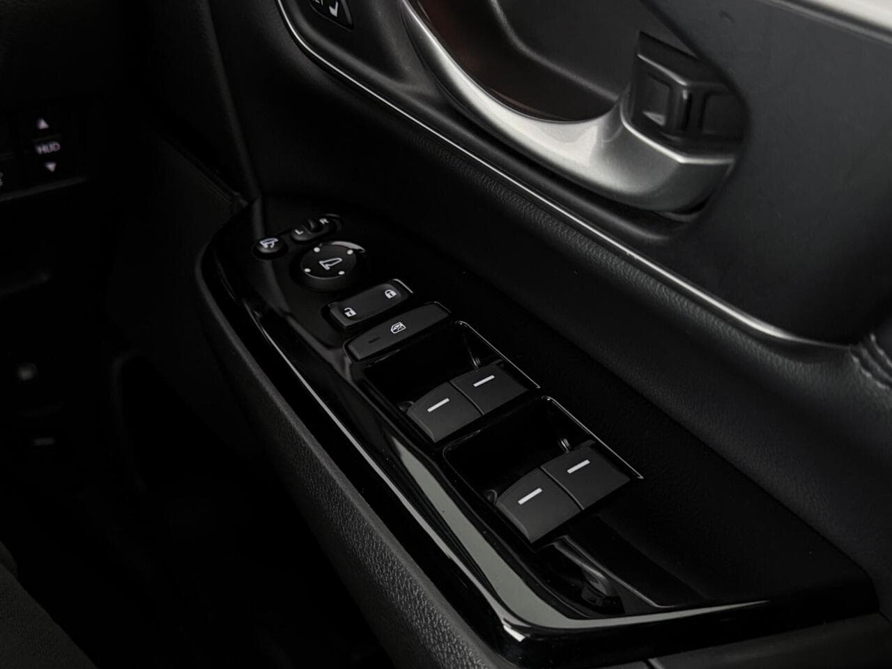Honda CR-V thumbnail Misc Controls