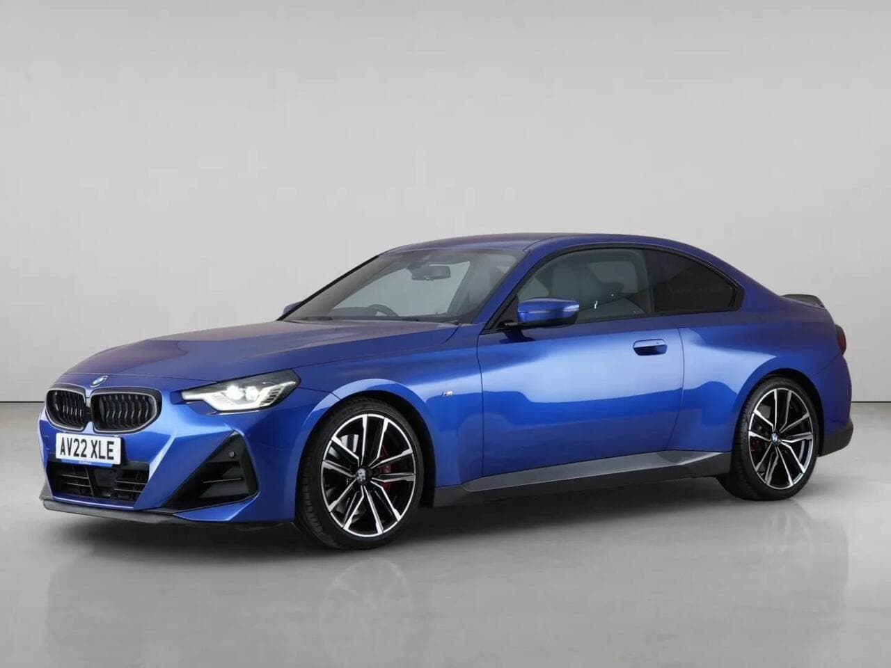 BMW 2 Series thumbnail Front Left