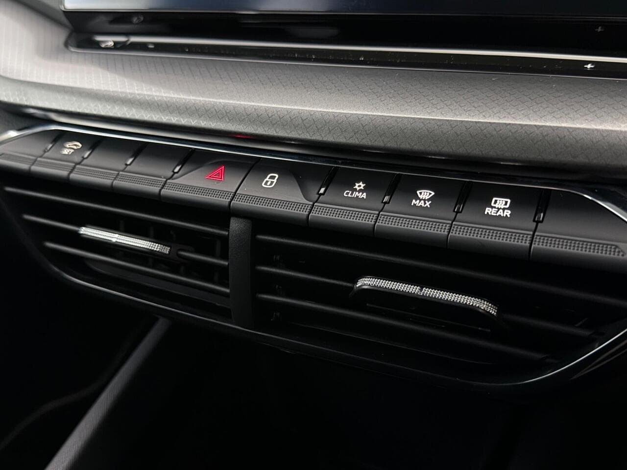 Skoda Octavia thumbnail Misc Controls