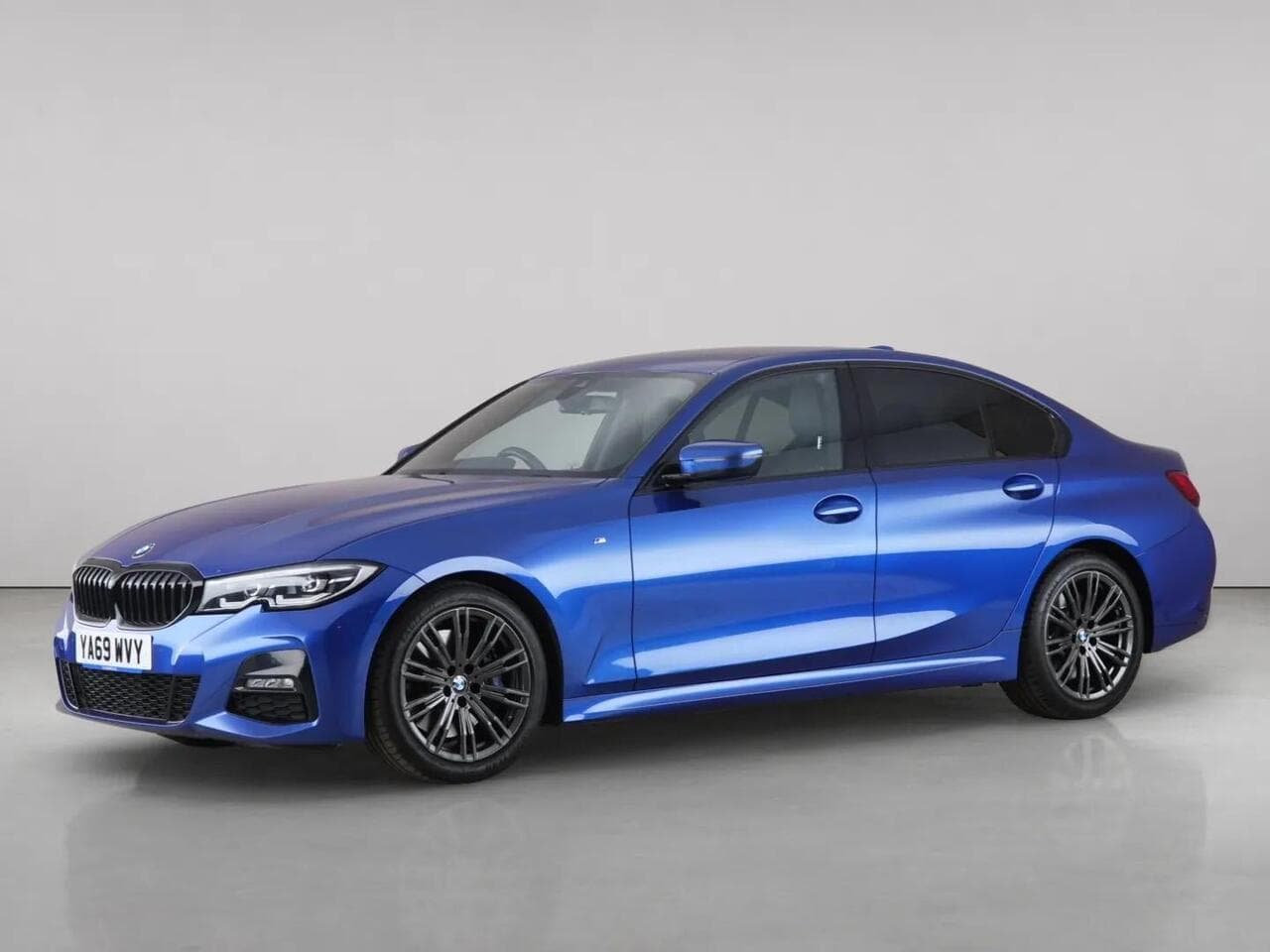 BMW 3 Series thumbnail Front Left