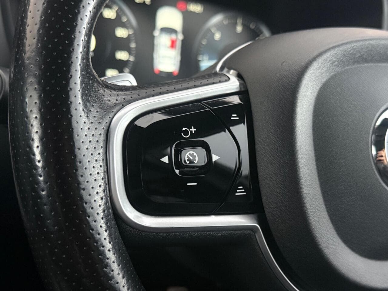 Volvo XC60 thumbnail Misc Controls