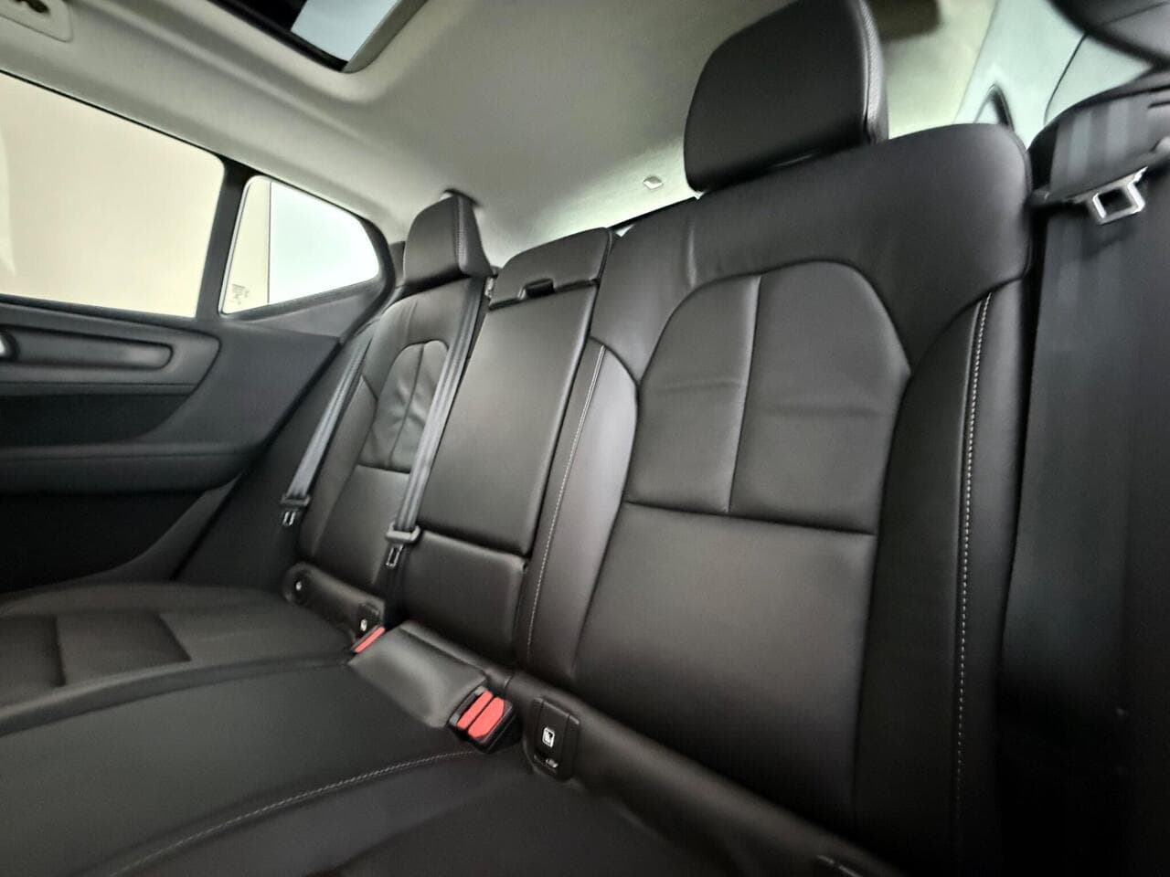 Volvo XC40 thumbnail Seats Rear