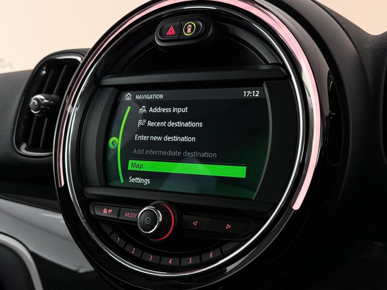 MINI Countryman thumbnail Infotainment System